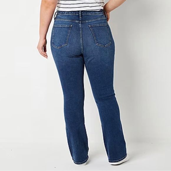 A.N.A A New Approach High Rise Flare Jeans - Picture 4 of 10